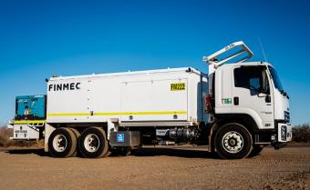 Photo of Isuzu 6x4 Service Truck