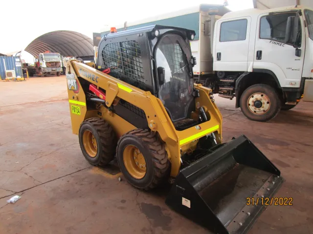 Photo of Cat 226D Skidsteer