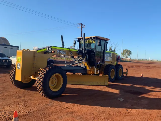 Photo of John Deere Grader 670G 770G