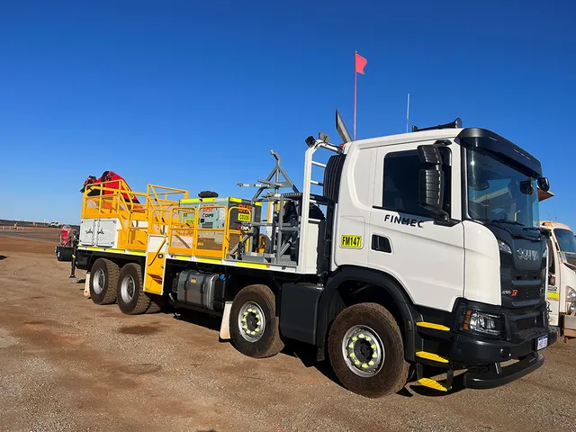 Photo of Scania 8x4 Tool Truck 