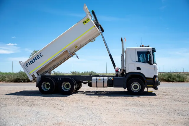 Photo of Isuzu 6x4 Tipper