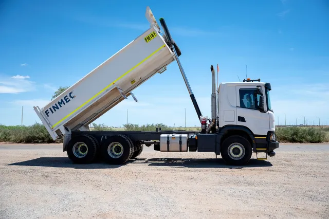 Photo of Isuzu 6x4 Tipper