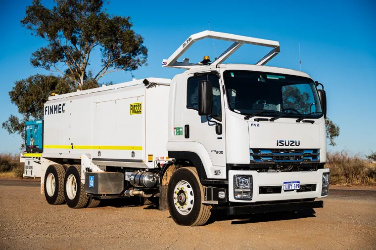 Isuzu 6x4 Service Truck